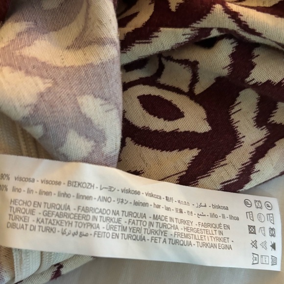 ZARA long sleeve short top,wrap front,sz Medium, maroon and beige print.Side zip - Picture 6 of 6